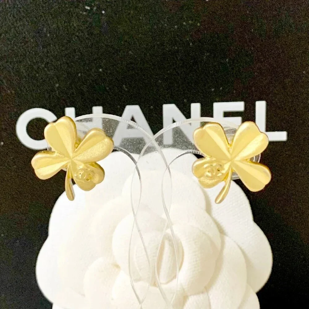 CHANEL CC Logos Clover Stud Earrings Gold Tone 03P Auth - Picture 1 of 4
